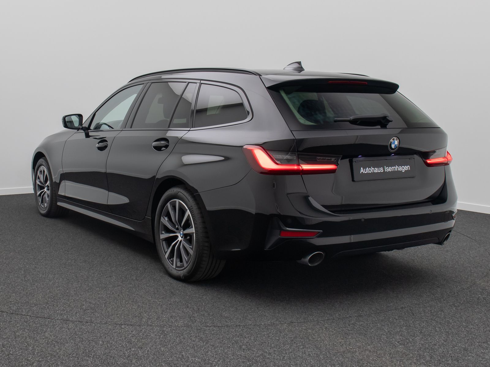Fahrzeugabbildung BMW 330d xD Sport Line Laser DAB HUD AHK HiFi Komfor