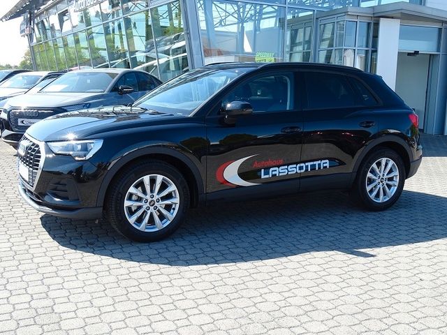 Q3 35 TFSI S-tronic / Business-Paket