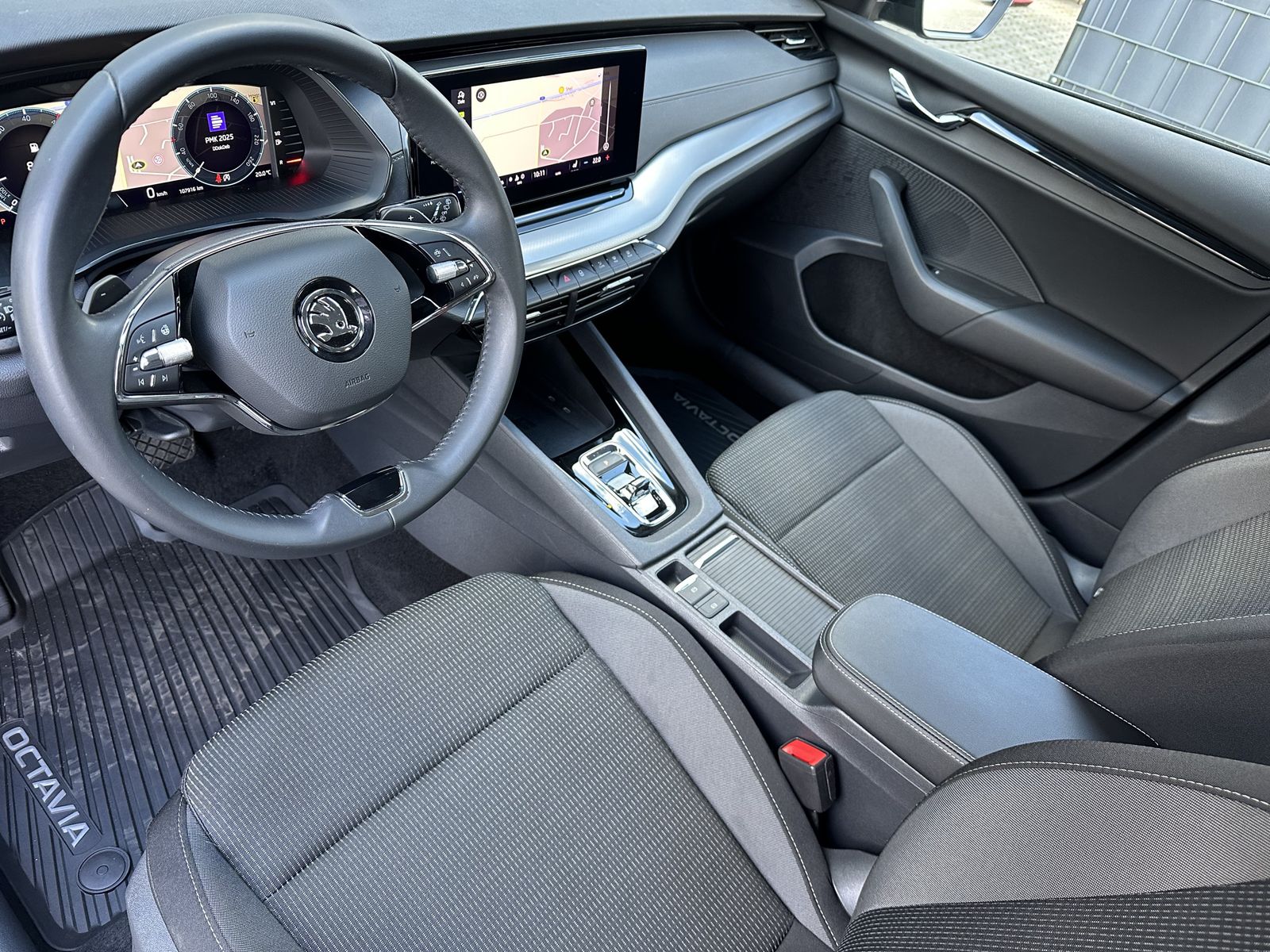 Fahrzeugabbildung SKODA Octavia 2.0 TDI DSG Ambition NAV+LED+VCOCK+LHZG