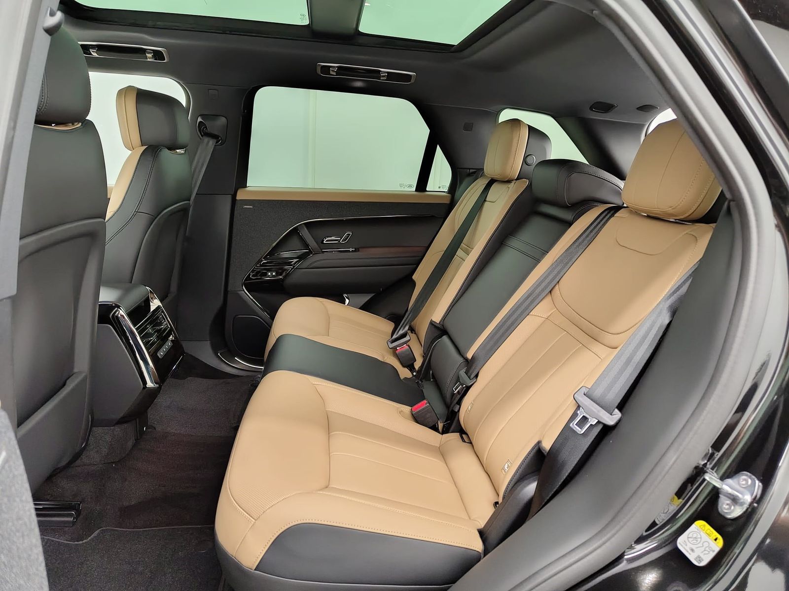 LAND ROVER Range Rover Sport D250 Dynamic SE Black Pano AHK – Bild 10