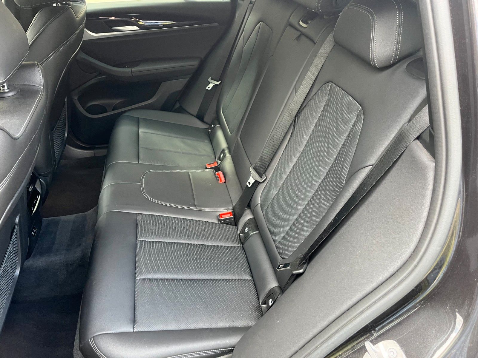 BMW X3 xDrive 20 d - AHK, Navi, LED foto 7