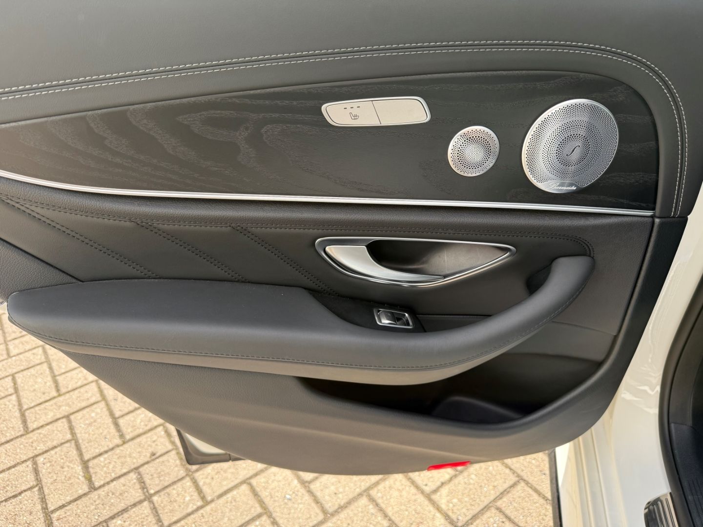 MERCEDES-BENZ E 63 AMG 4Matic EU6d-T HUD Luftfederung AD Nivea - Image 30