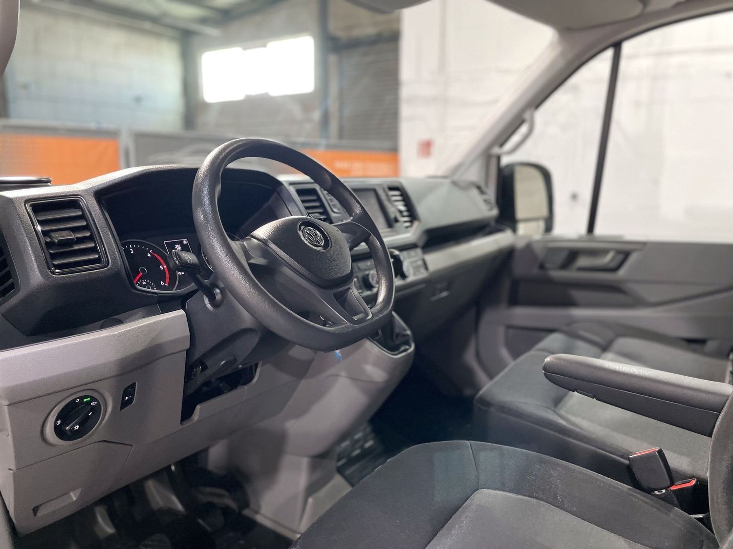 Fahrzeugabbildung Volkswagen Crafter Kasten 35 Hochdach #Kamera#AHK