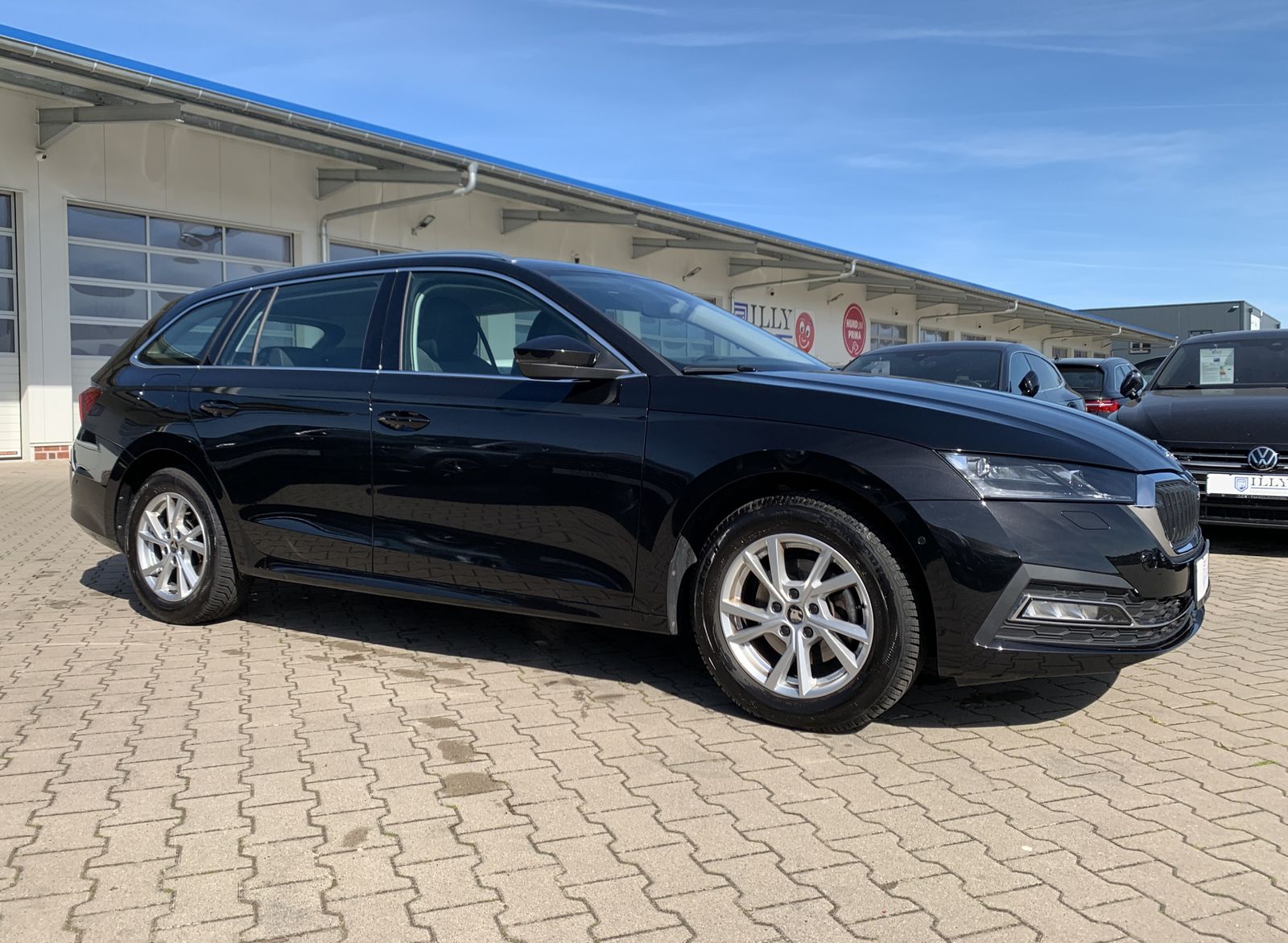 Fahrzeugabbildung SKODA Octavia 2.0 TDI*Matrix-Beam*HeadUp*Cam*Memory*