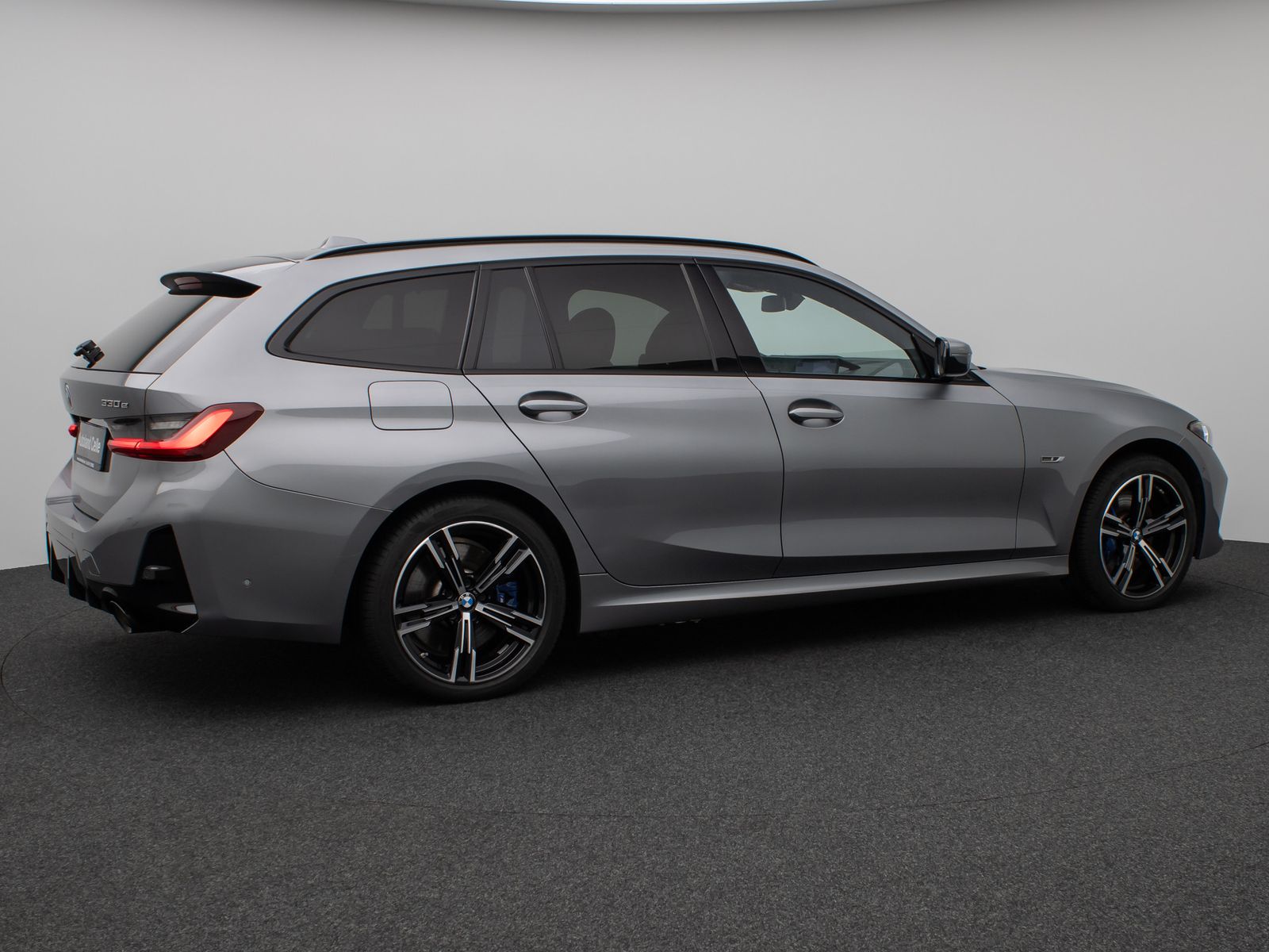 Fahrzeugabbildung BMW 330e xD M Sport Pro Panorama Kamera HUD DAB H/K