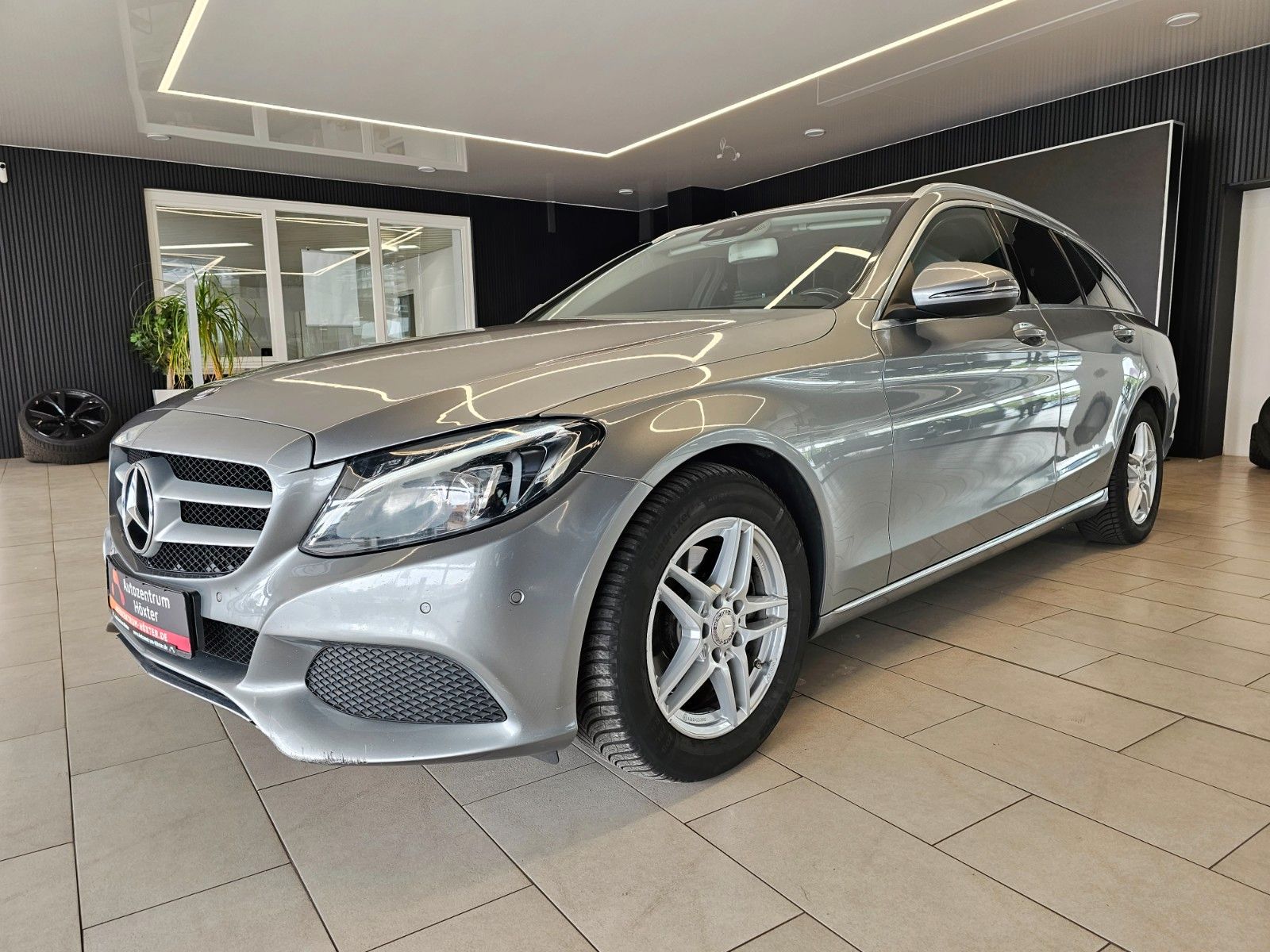 MERCEDES-BENZ C 220