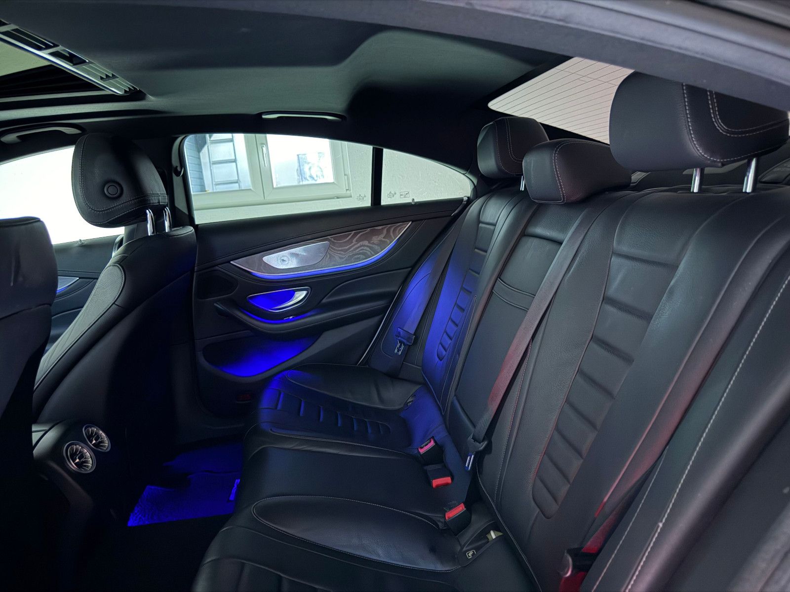 Fahrzeugabbildung Mercedes-Benz CLS 400 d 4Matic AMG-LINE/360*/BURMESTER/DESIGNO