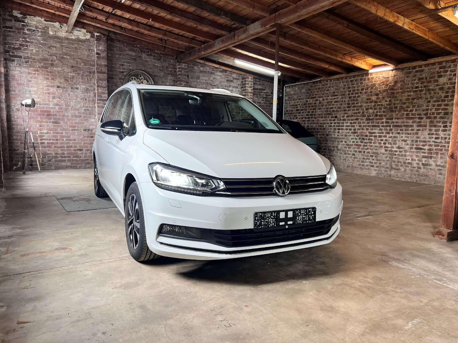 Volkswagen Touran Touran Diesel 2.0 TDI IQ.DRIVE*PANO*AUTOM