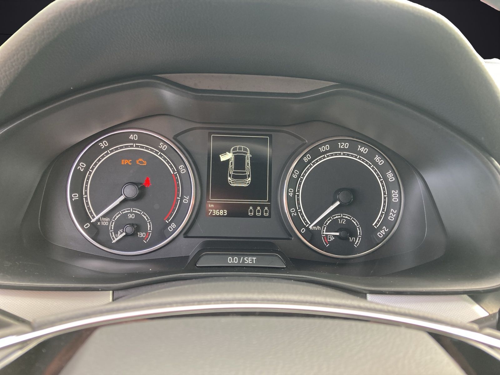 Fahrzeugabbildung SKODA Kamiq TSI Drive-125 LED Climatronic GRA PDC SH L