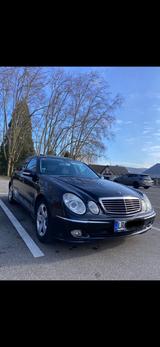 Mercedes-Benz E 240 AVANTGARDE Avantgarde - schwarze Mercedes-Benz E 240