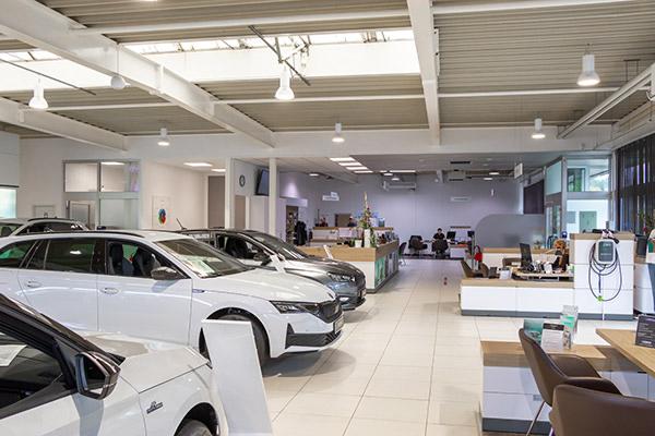 showroom-image-top
