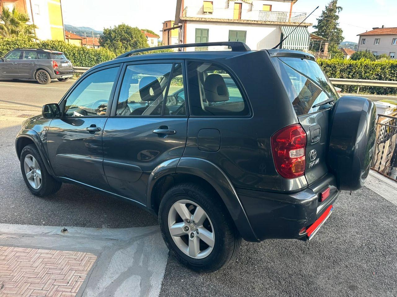 Toyota RAV4 2005 — engine 1.995 cm³, 116 HP (85kW)