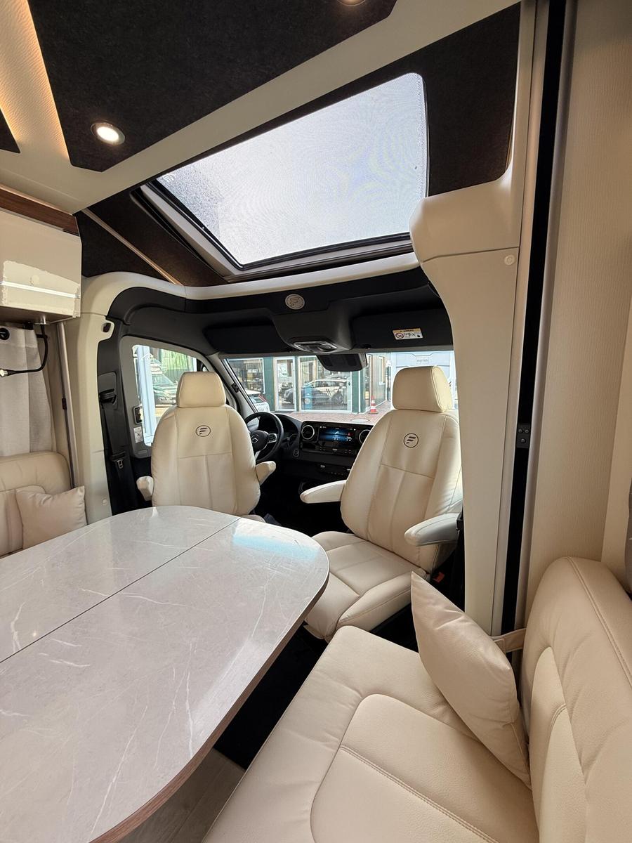 Fleurette Elister 73 LMF  -1600km - All Inn - Queensbett