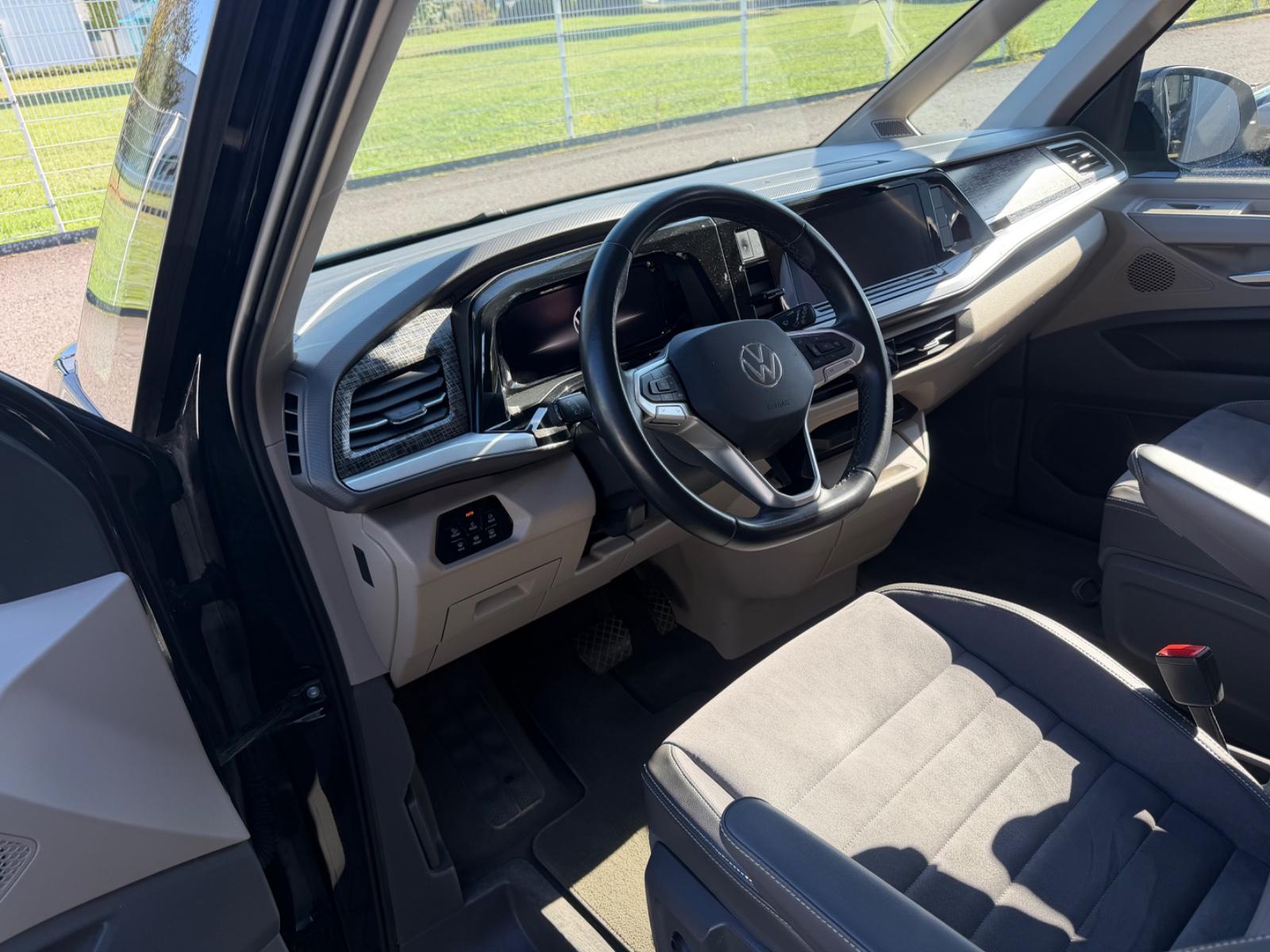 Volkswagen T7 Multivan eHybrid lang Panorama/7Sitze-Voll!