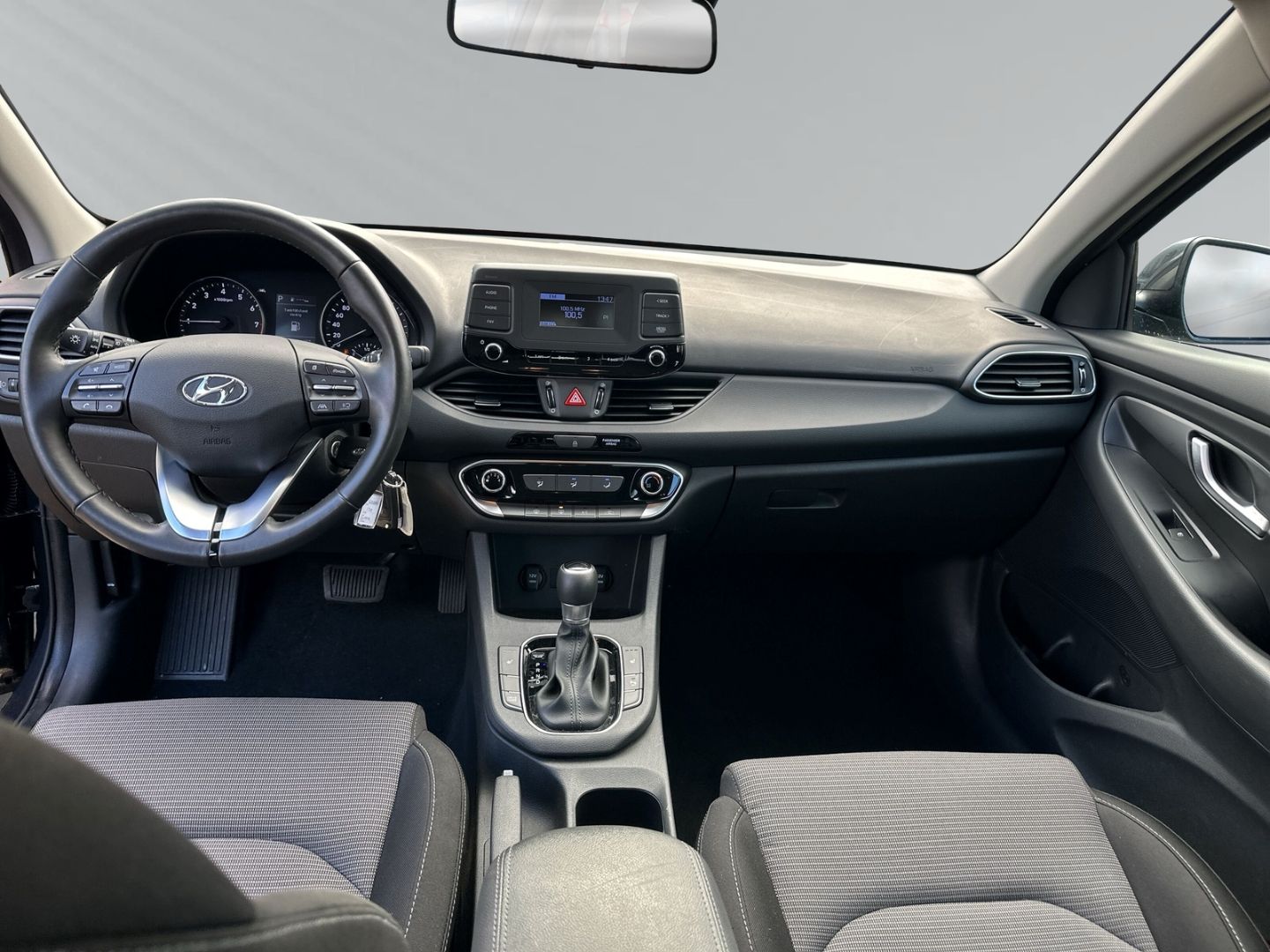 Fahrzeugabbildung Hyundai i30cw DCT AUTOMATIK KLIMA + SITZHEIZUNG + TEMPOM