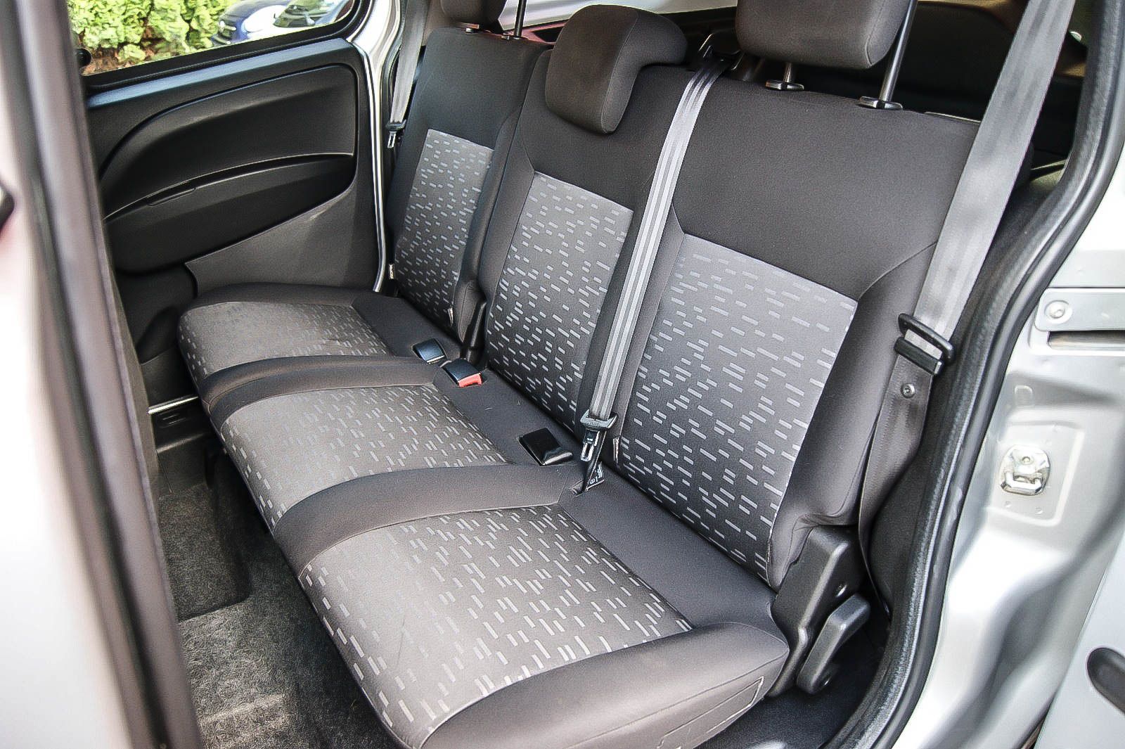 Fahrzeugabbildung Opel Combo D Selection L1H1 5-SITZE SCHIEBETÜREN 1.HD