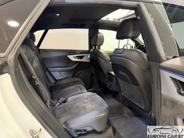 Audi Q8 - 9