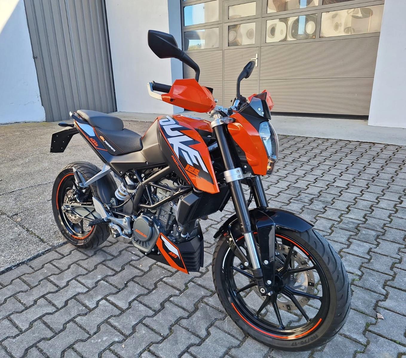 KTM 125 Duke ABS, 1. Hand, Service neu