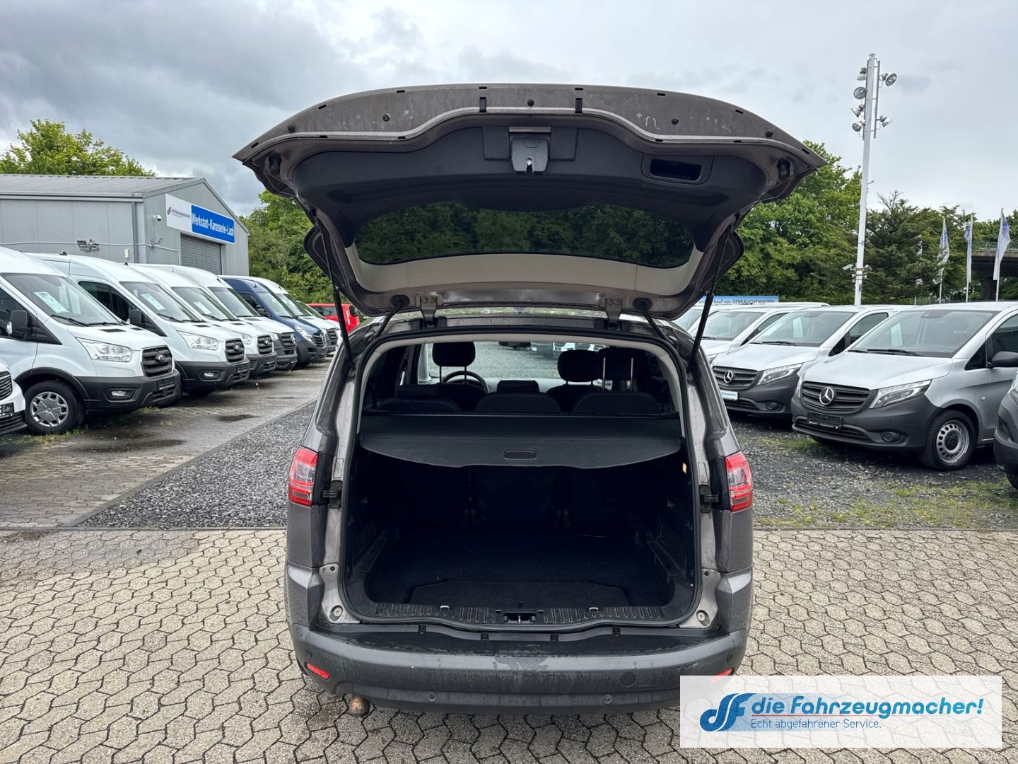 Fahrzeugabbildung Ford S-Max Business Edition Navi Mehrzonenklima *EXPO