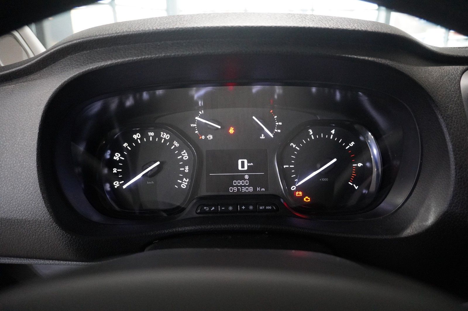 Fahrzeugabbildung Opel Vivaro C Kombi 2.0D "L" 9-SITZER NAVI/TEMP./DAB+