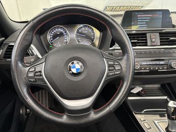 Fotografie 11 des BMW 218 218i Cabrio AT Sport Line