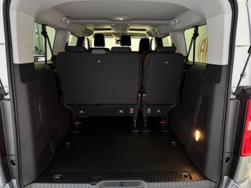 Fahrzeugverkauf 28 Opel Zafira Life Edition XL 9-Sitze LED Navi 180Grad