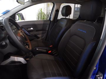 Dacia Duster II Celebration 8-fach bereift