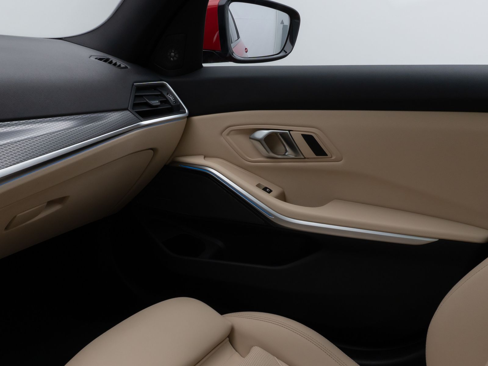 Fahrzeugabbildung BMW 330e M Sport Pro Panorama Kamera HUD H/K Komfort