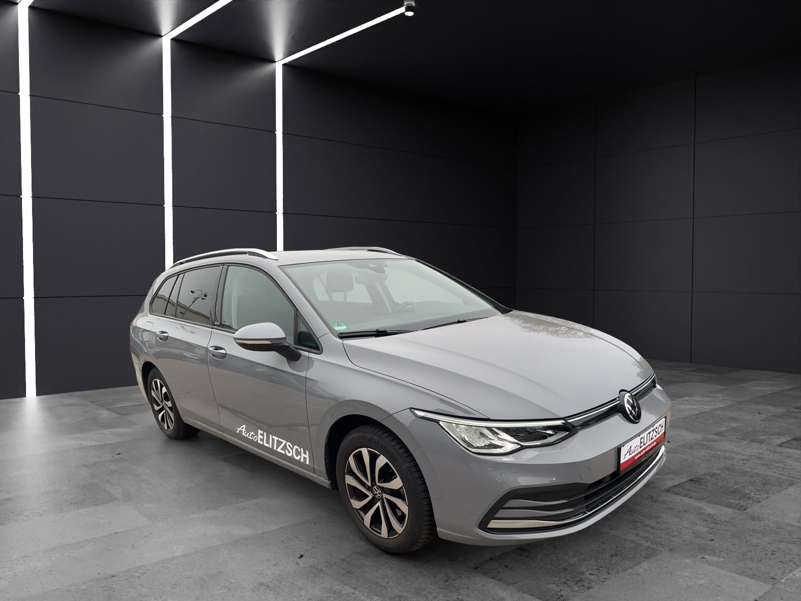 Fahrzeugabbildung Volkswagen Golf VIII Variant eTSI Active DSG LED ACC SHZ Na