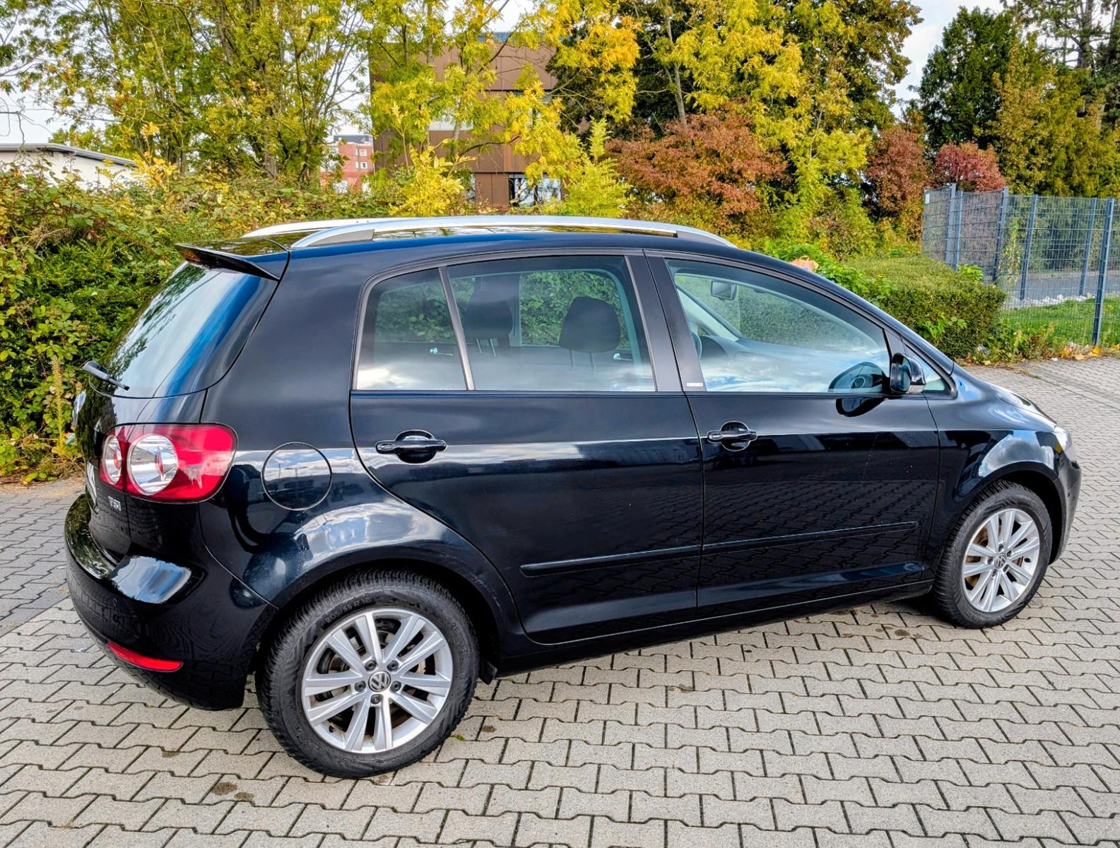 Volkswagen Golf Plus 2011 — rear view