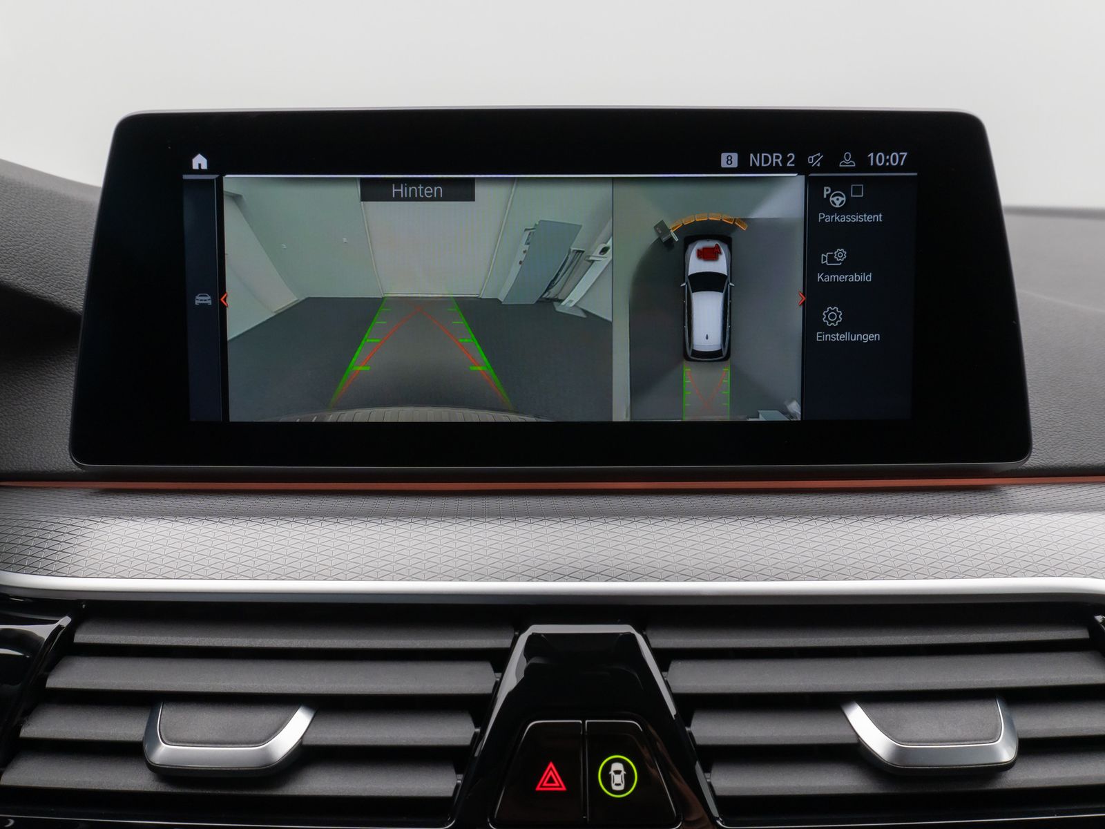 Fahrzeugabbildung BMW M550d xD Laser 360°HUD H/K AHK Komfort 20Zoll