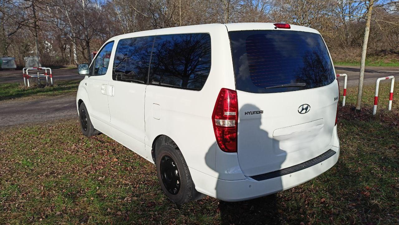 Hyundai Vollausstattung, 1. Hand, 8-fach bereift