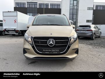 Mercedes V 220 - 9