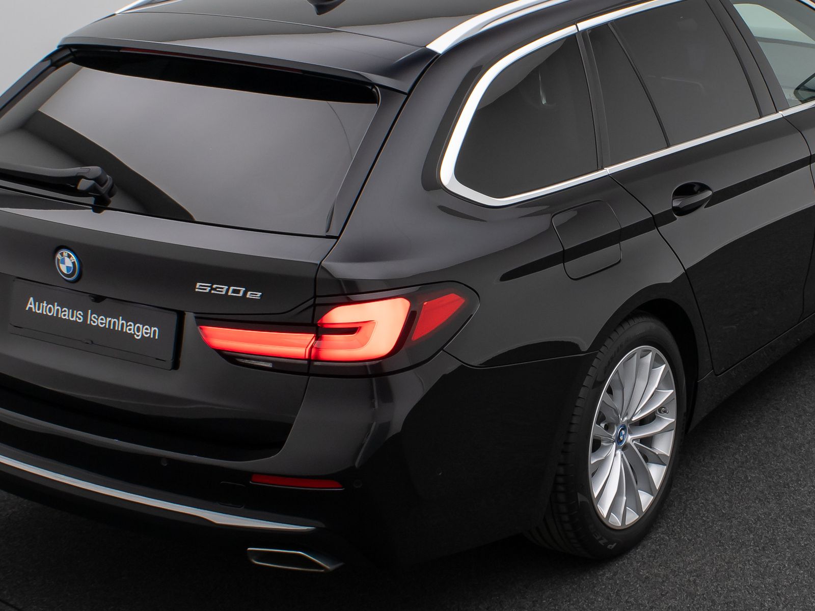Fahrzeugabbildung BMW 530e xD Luxury Line Kamera DAB Laser HUD Belüft