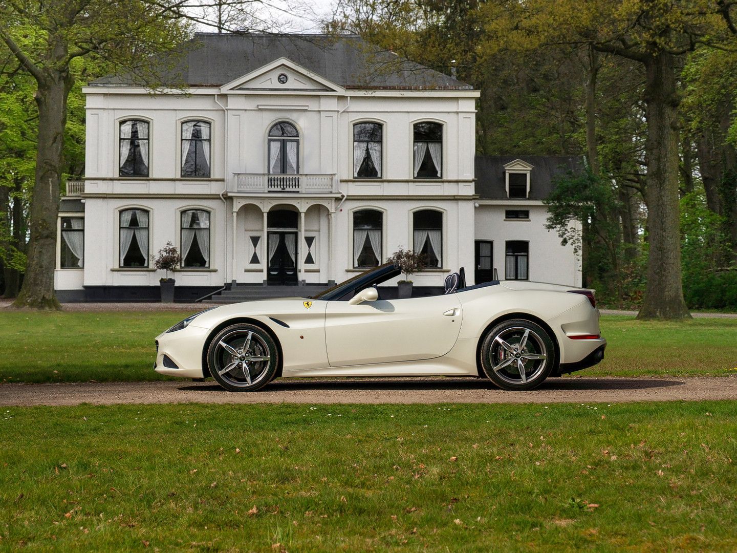 FERRARI California