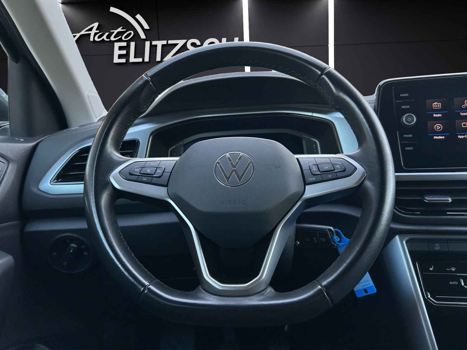 Fahrzeugabbildung Volkswagen T-Roc TSI Life LED Navi AID APP SH LM