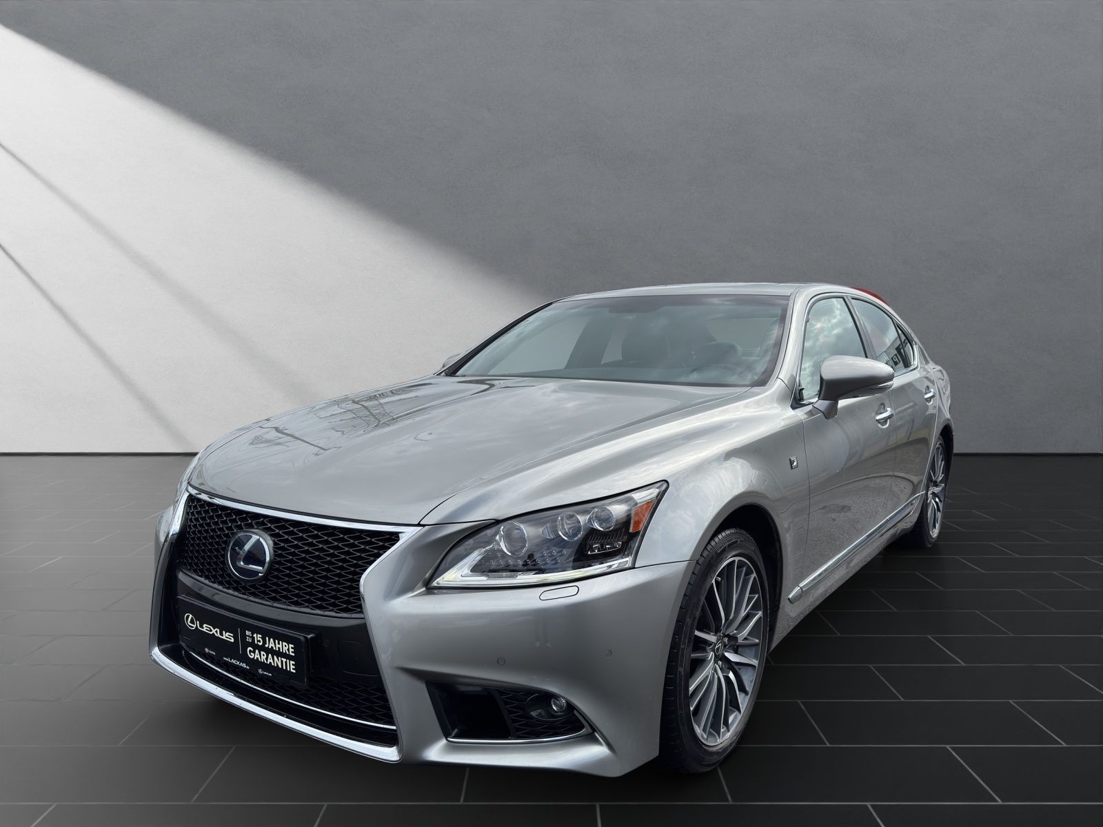 LEXUS LS 600