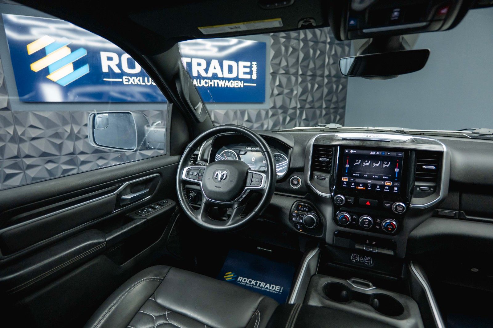 Fahrzeugabbildung Dodge RAM 5.7 V8 HEMI 4x4 LPG Offroad Night-Paket