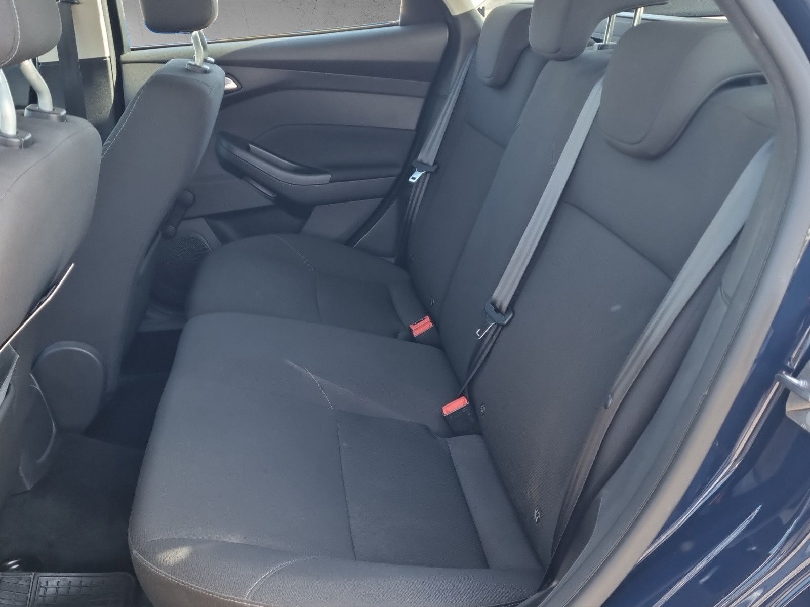 Fahrzeugabbildung Ford Focus Turnier Trend 1,0 Klima el. FH