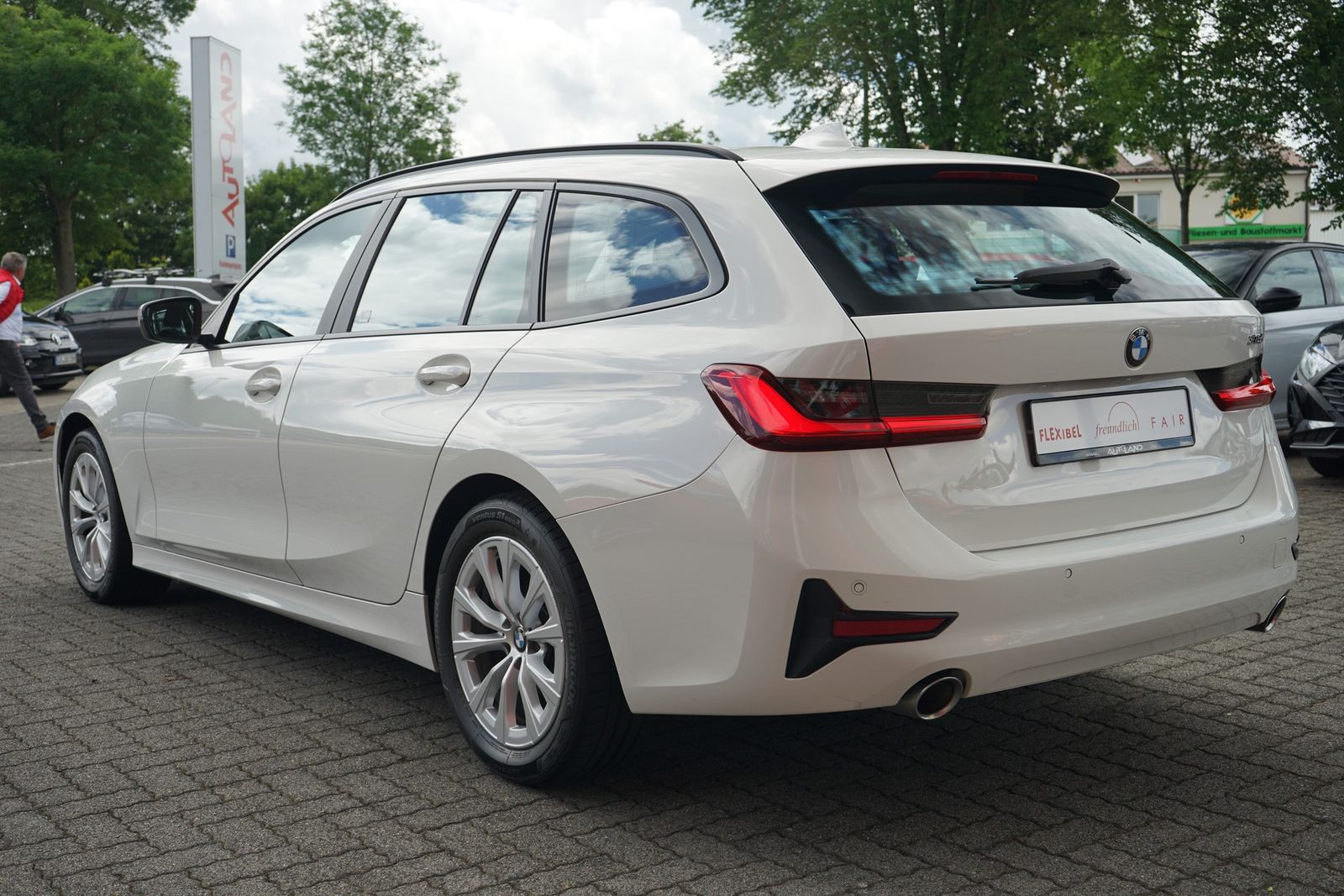 BMW 318i Advantage Aut. LED Navi Totwinkel Keyless foto 7