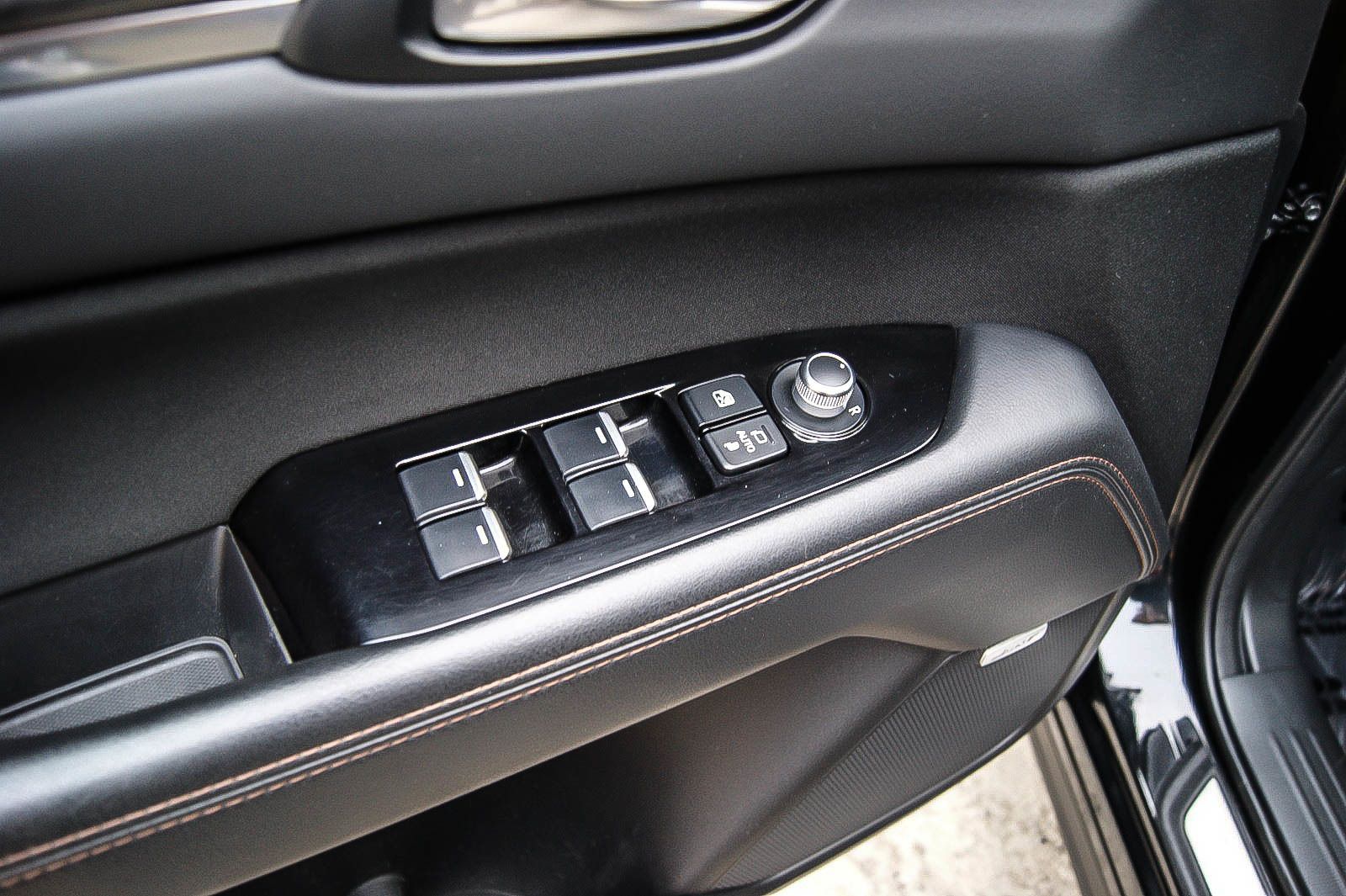 Fahrzeugabbildung Mazda CX-5 Sports-Line AWD MATRIX-LED 360° HUD ACC 19'