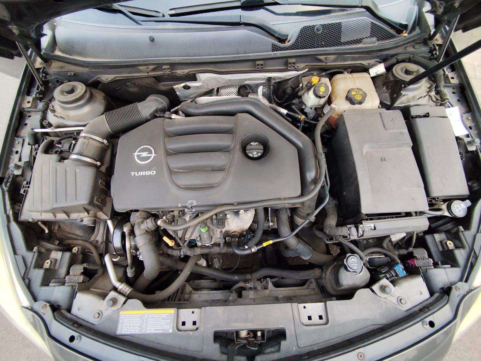 Opel Insignia 2009 — photo 9