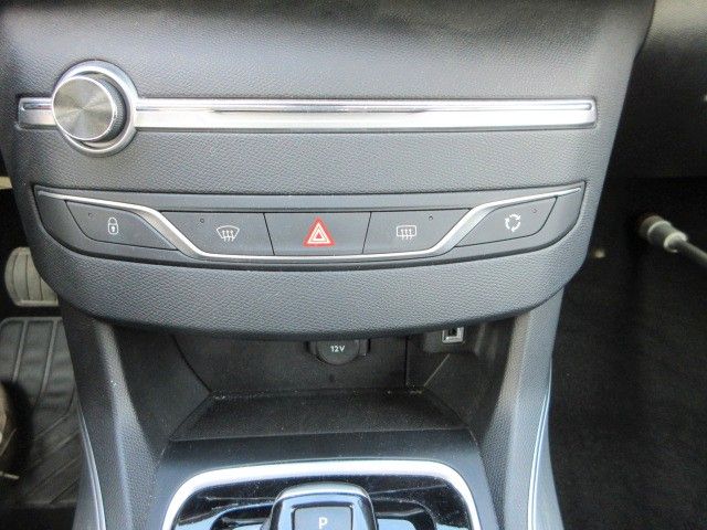 Fahrzeugabbildung Peugeot 308 Active 1.2T NAVI/LED/PDC/TEMPOMAT