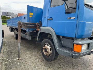 Fahrzeugabbildung MAN L2000 Pritsche + Kran 1 Hand Scheckheft