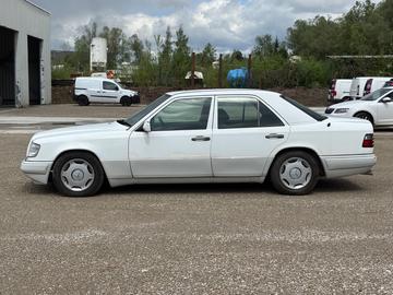 صورة 8 لـ 1994 Mercedes-BENZ E 280