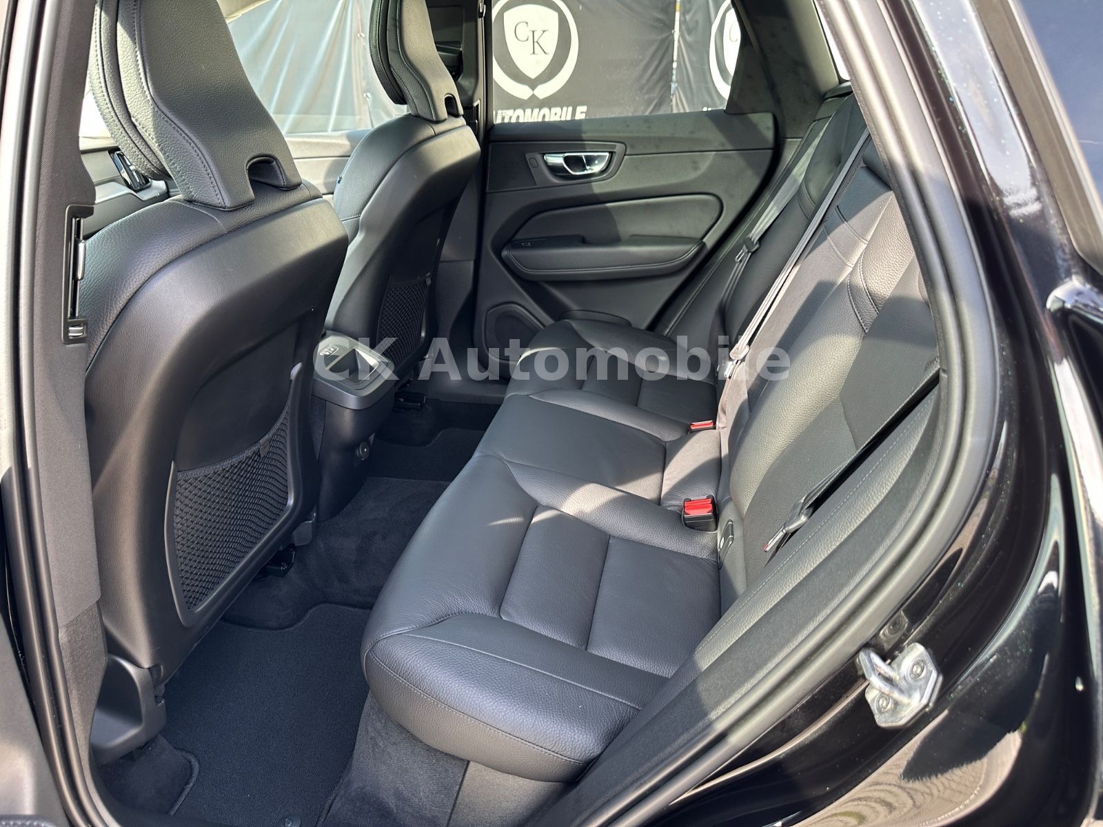 Fahrzeugabbildung Volvo XC60 B4 Inscription 2WD/Leder/Pano/LED/BLIS/360°