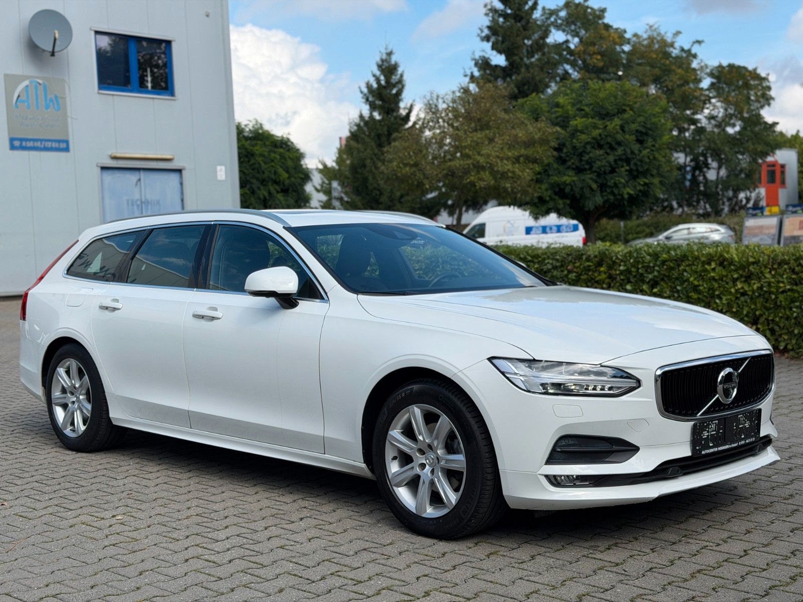 Volvo V90 - 1