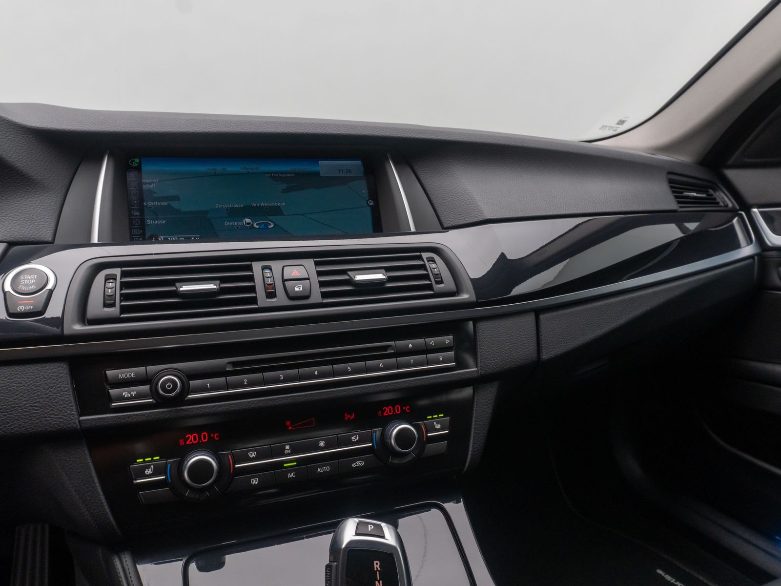 Fahrzeugabbildung BMW 530d NaviProf GeschwindigReg PDC Bi-Xenon Leder