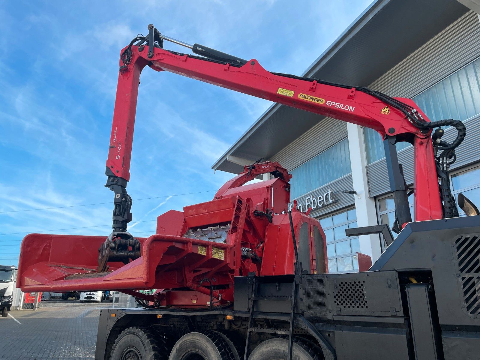 Fahrzeugabbildung Mercedes-Benz TUROX 8x8 Eschlböck Biber 92 Holzhacker / 1.512h