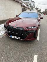 BMW 740d xDrive - - rote BMW 7er Reihe